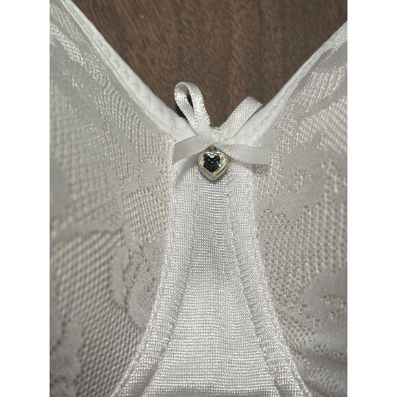 Trulife Breast are White Lace Bra Floral Size 42C Adj Closure Padded Wireless - Picture 3 of 9